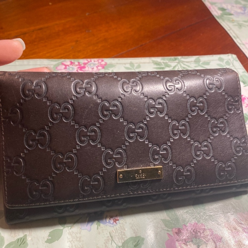 Gucci vintage wallet (authentic)